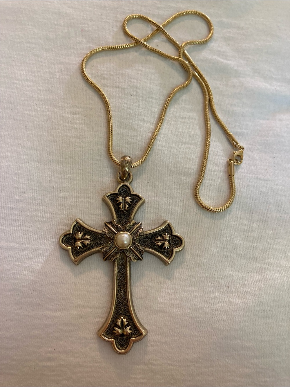 Sarah Coventry Limited Edition 1975 Vintage Maltese Cross Pendant & Chain - Picture 2 of 8